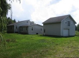 123 Catfish Dr, Oswego, NY 13126