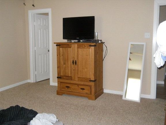 4th image of 2104 Hollywood Ave