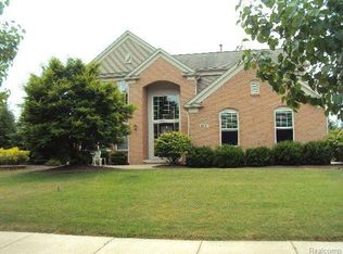 48941 Manhattan Cir, Canton, MI 48188