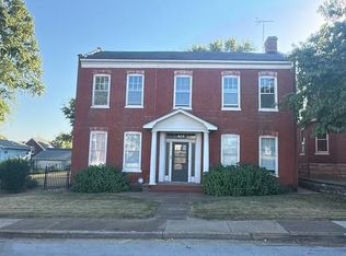 417 Jackson St, Saint Charles, MO 63301