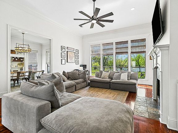 3rd image of 335 S Club Ave