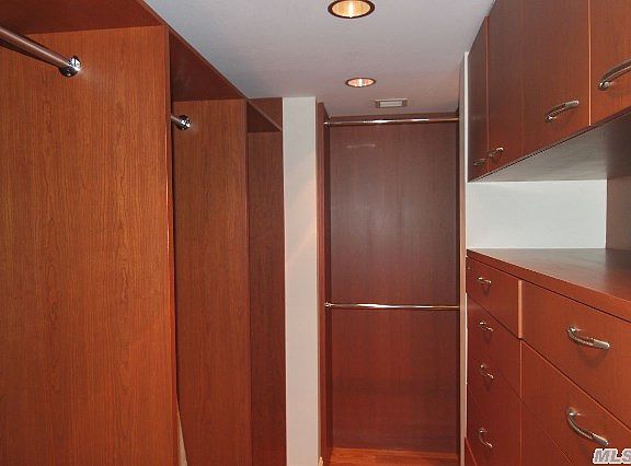 2nd image of 641 5th Ave