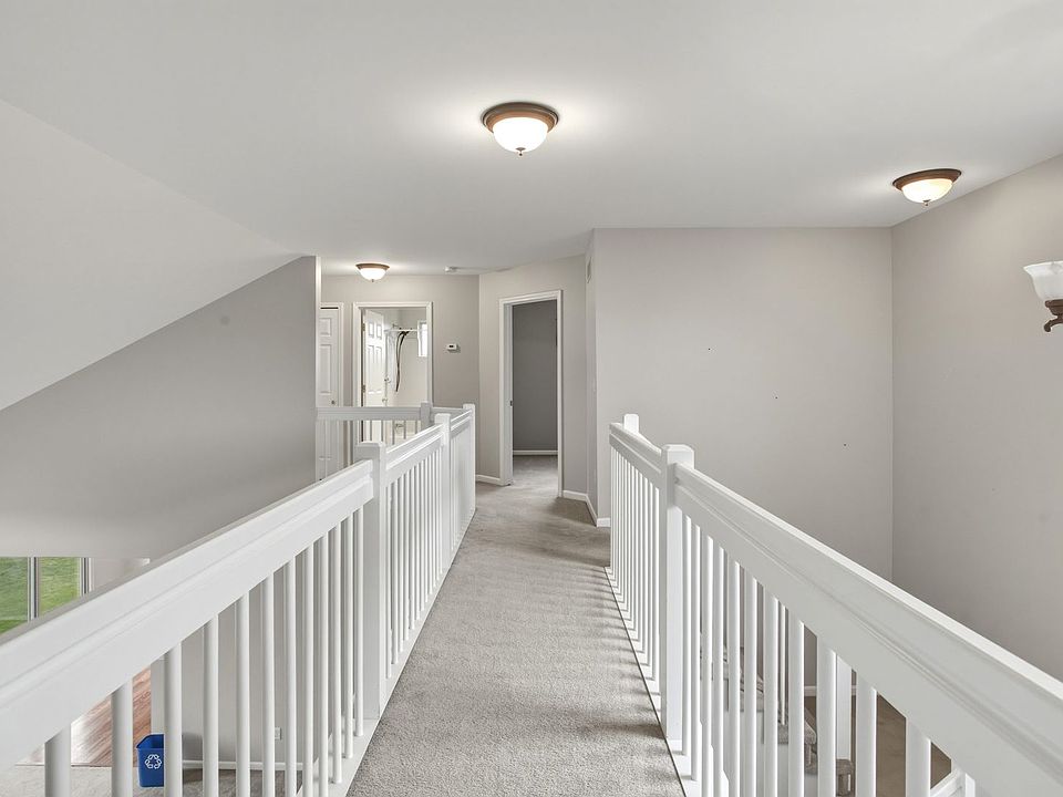 52496 Fox Pointe Dr, photo 24