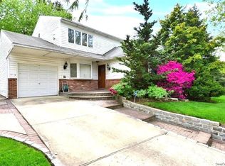 252-60 Leith Rd, Little Neck, NY 11362