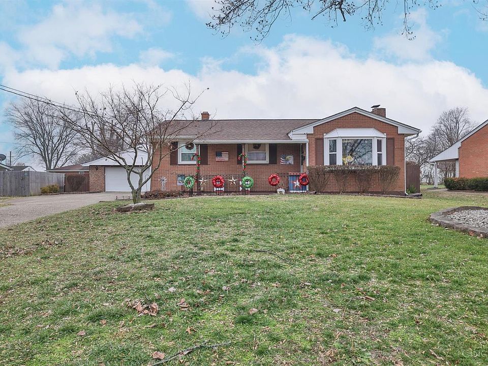 1st image of 425 Clara Dr
