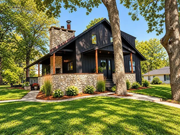15266 Bayside Ave, Clear Lake, IA 50428