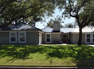 3105 Traylor Blvd, Rockport, TX 78382