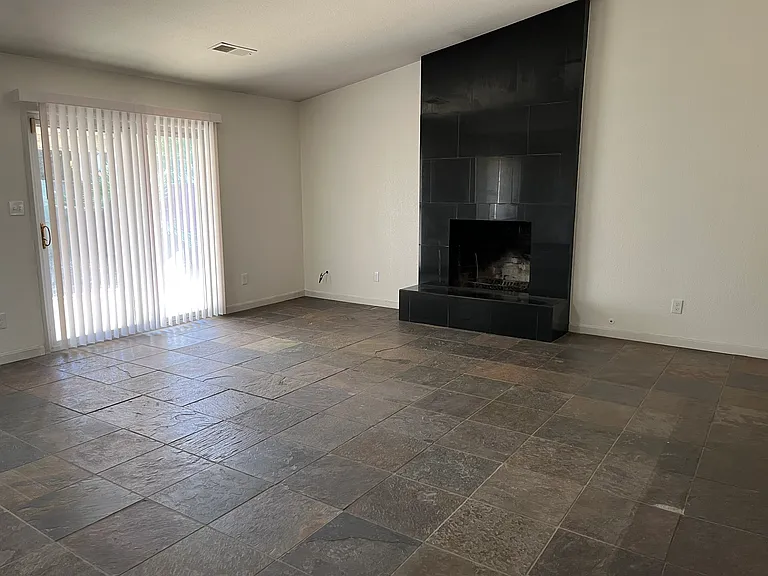 2024 Little Oak Way — Photo 6
