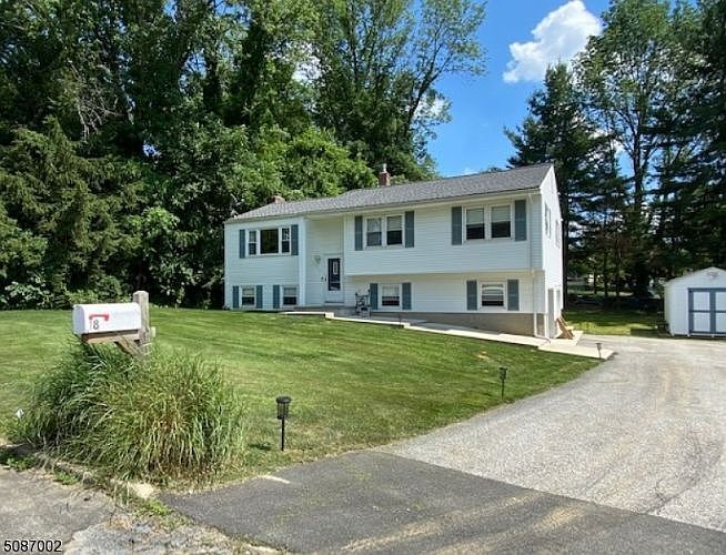 1st image of 18 Bettino Dr