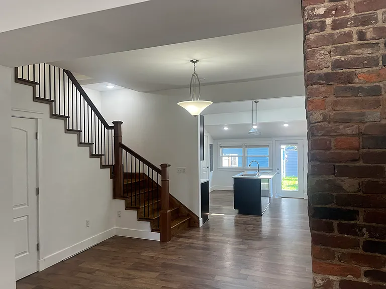 743 Harrison St — Photo 8