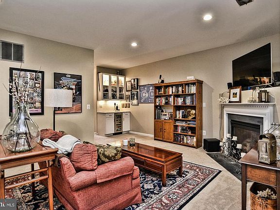 5th image of 7808 Locust Leaf Ln