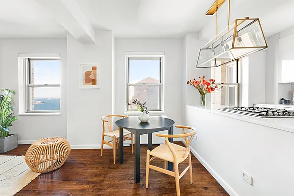 Sold by Compass | media 6