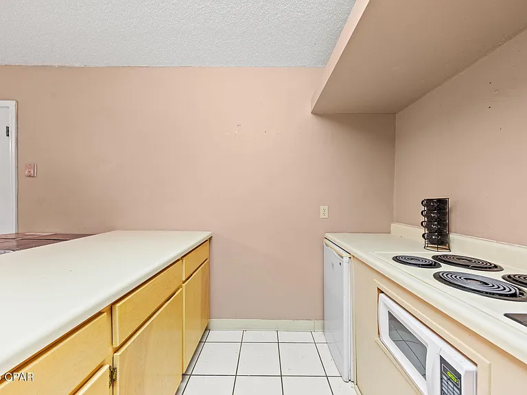 301 Fairway Blvd — Photo 36