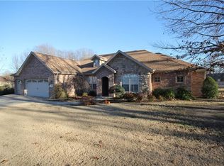 91 Taylor Dr, Bentonville, AR 72712