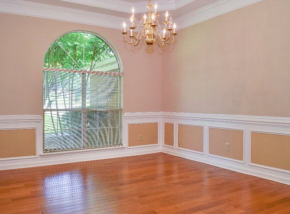 3rd image of 1079 Severn Hill Cir