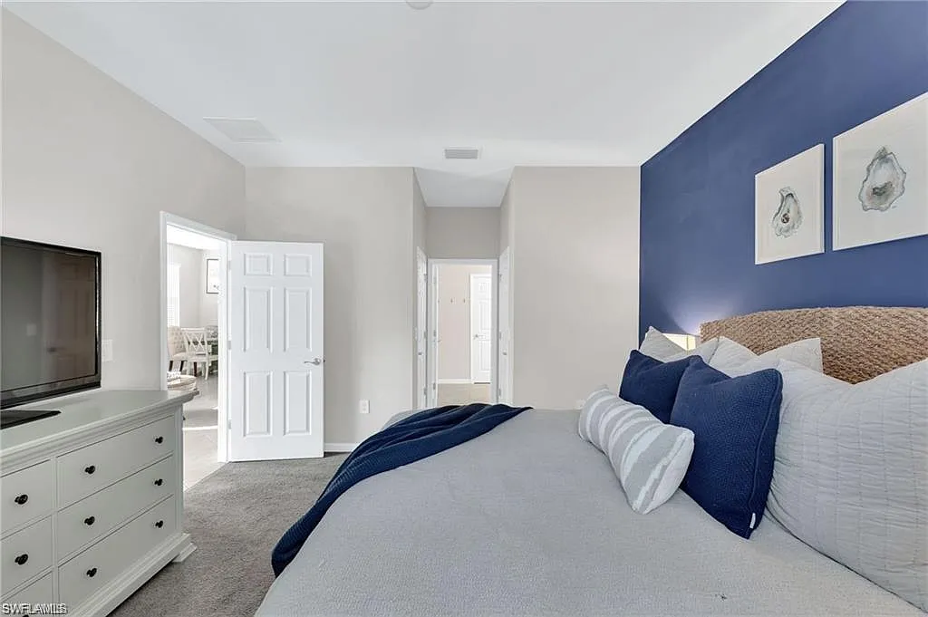 1163 South Town and River Drive - 1 — Photo 4