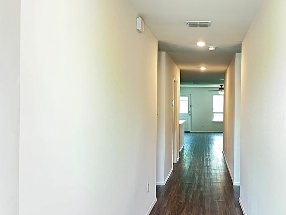 3rd image of 1701 Westfall Dr