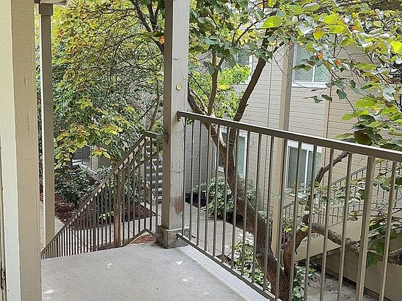4th image of 3149 Forest Hills Dr APT 7