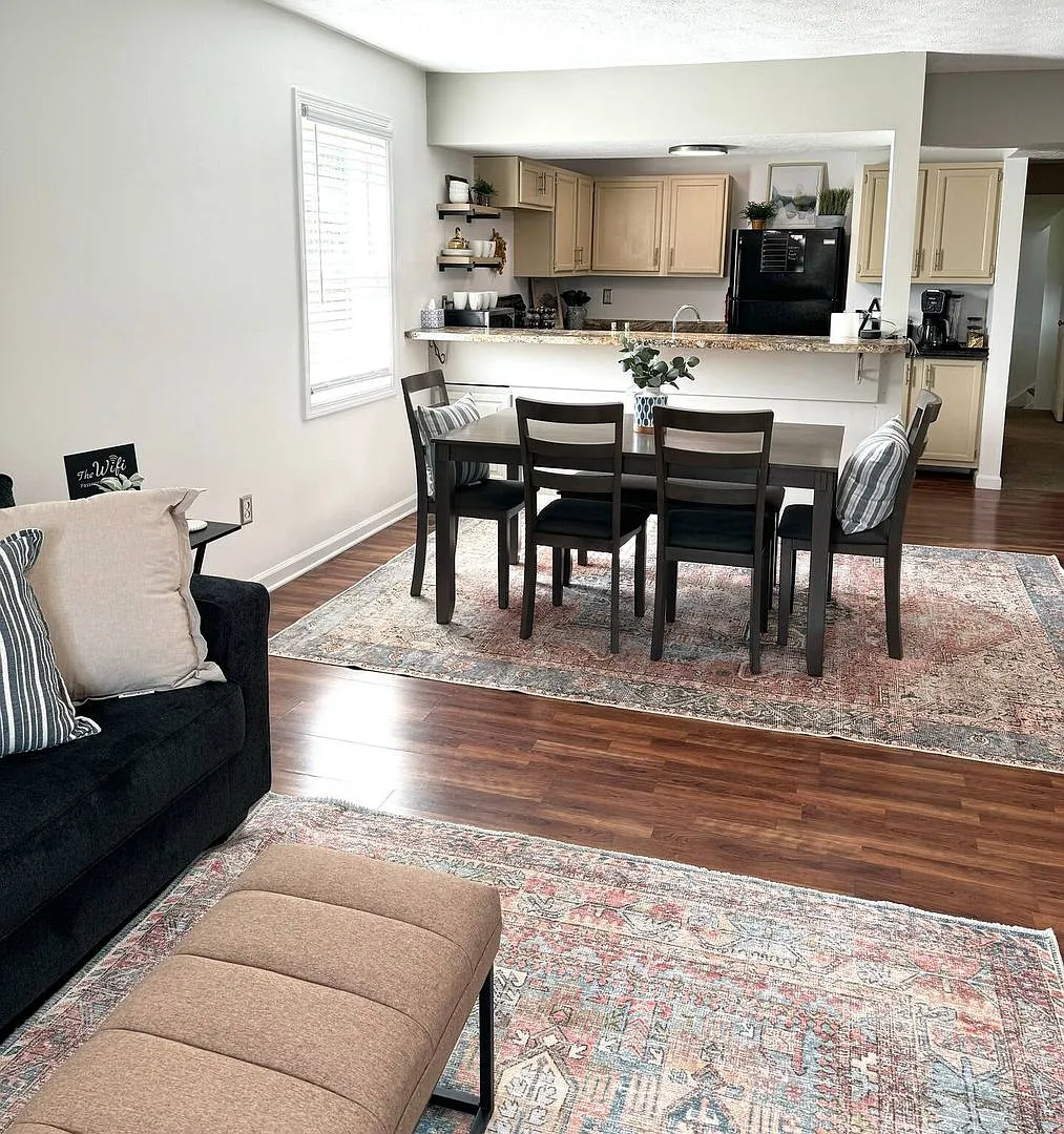 2708 S Rogers - Fully Furnished!! — Photo 4