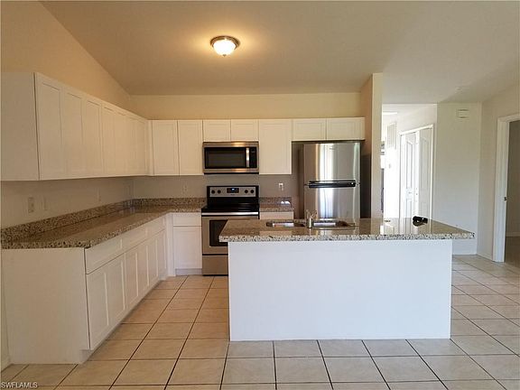 2nd image of 1816/1818 Andalusia Blvd