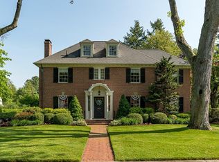 72 Farmington Ave, Longmeadow, MA 01106