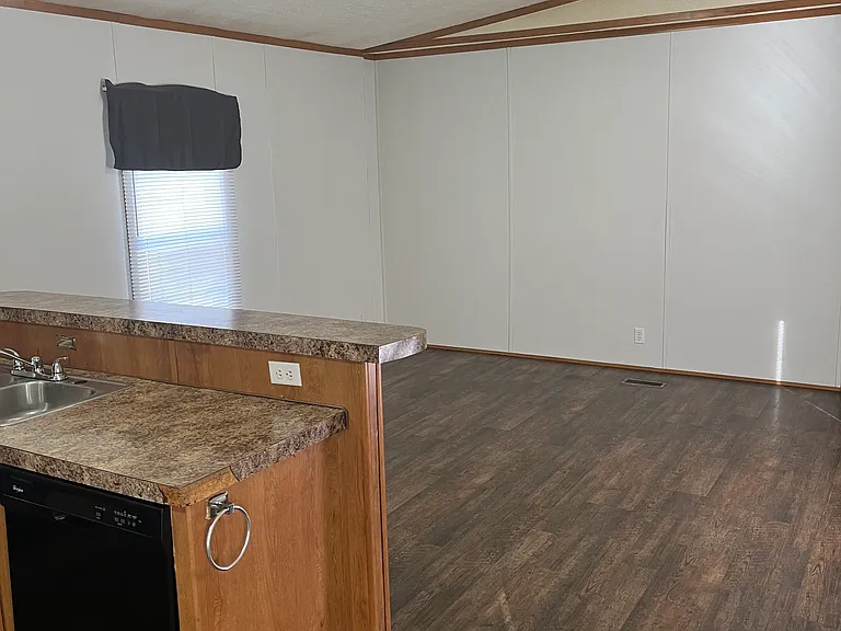 296 Tobacco Rd #13 — Photo 2