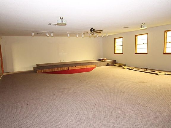 5th image of 210 NE 3rd St