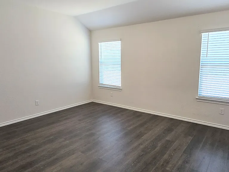 2121 Basil Ave — Photo 7