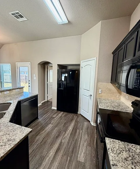 10316 Walley Way — Photo 2