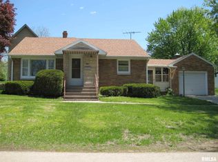 901 7th St, Fulton, IL 61252