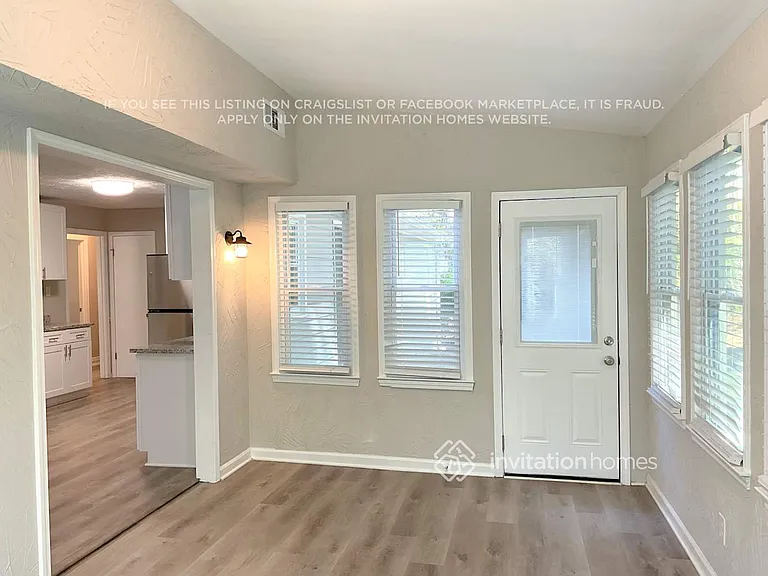 367 Summerville Dr — Photo 4
