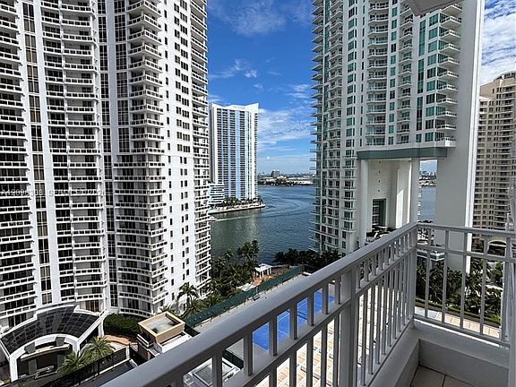 3rd image of 801 Brickell Key Blvd APT 1608