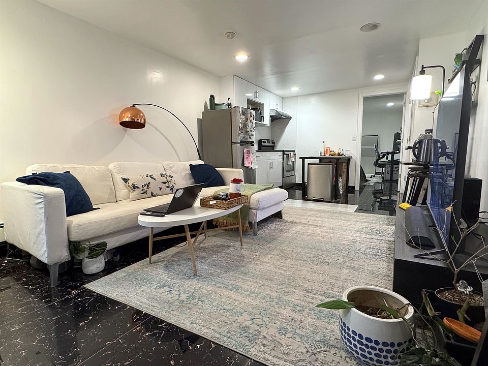 1st image of 22 Jones St #1