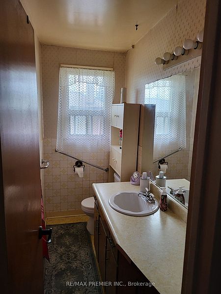 Toronto House for rent - 4 Bedrooms — photo 13