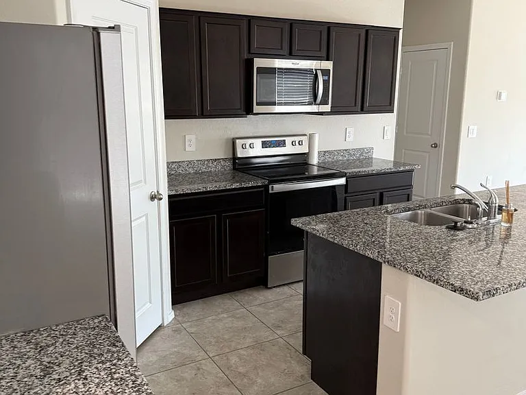 1831 W Broadway Ave — Photo 2