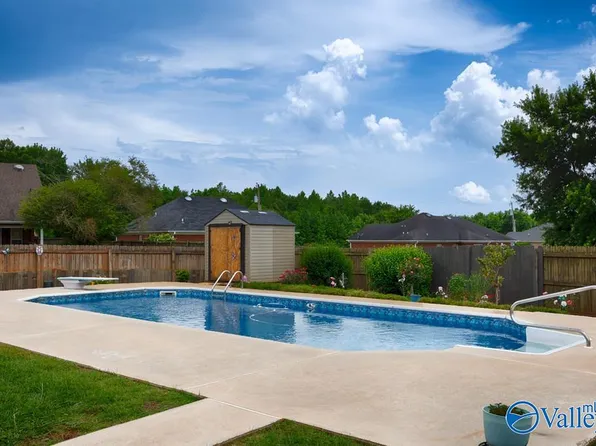233 Bonaire Dr, Huntsville, AL 35811