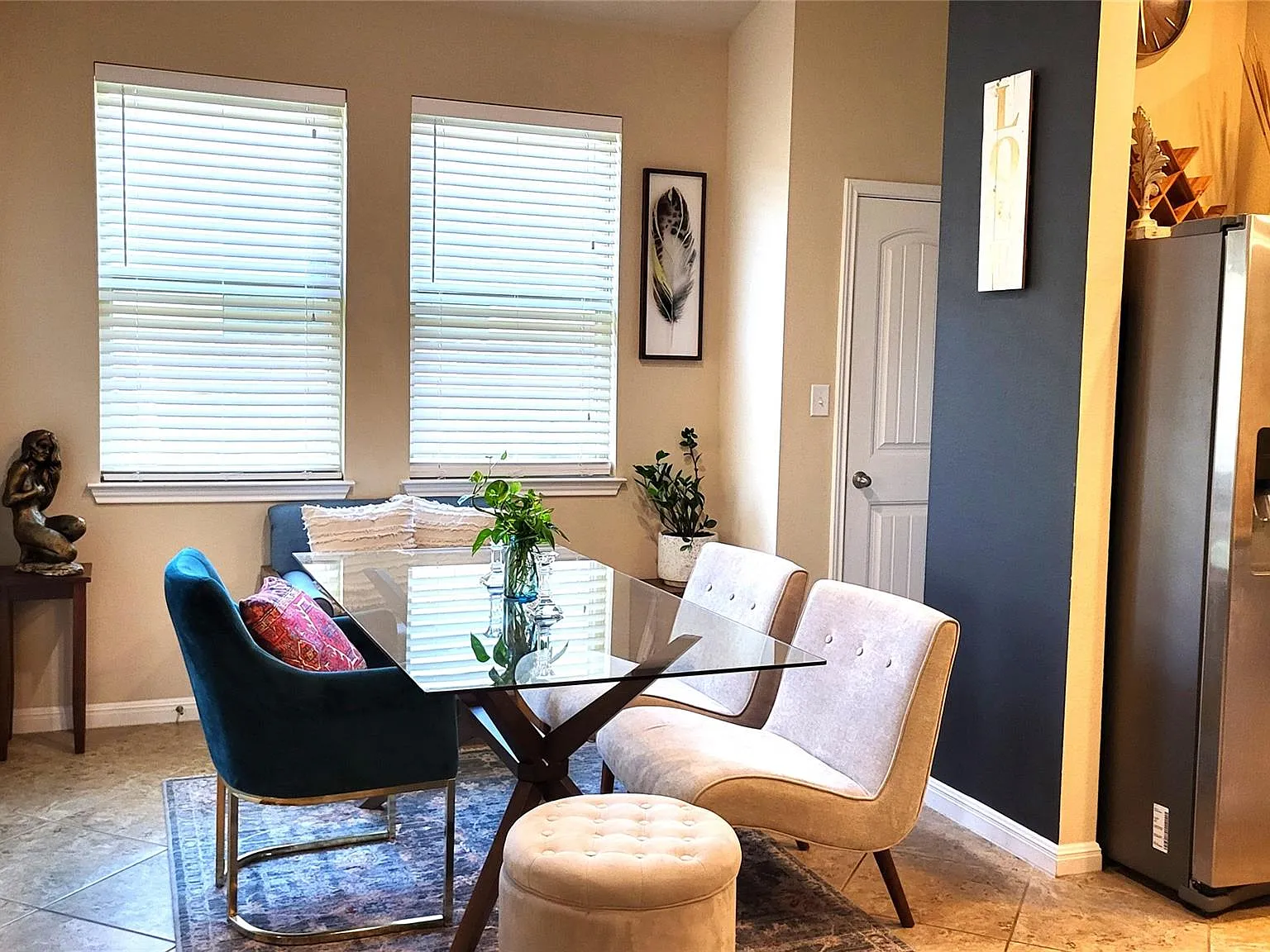 3 bed, 2.0 bath, 1508 sqft, $2,400 — Photo 4