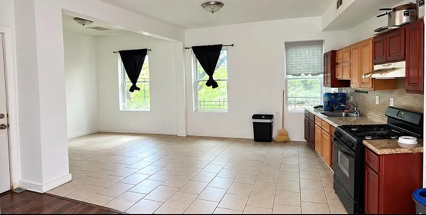2 bed, 1.0 bath, $2,000 — Photo 3