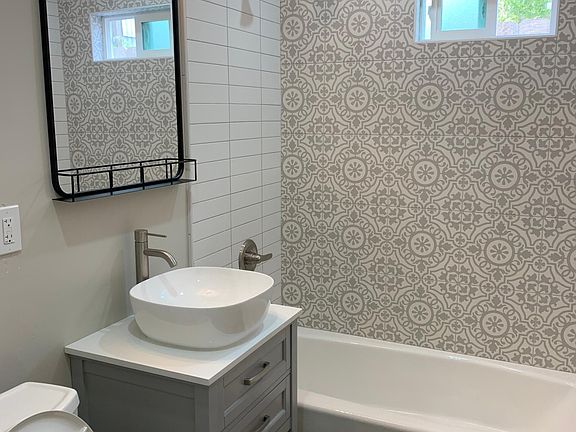 2nd image of 4346 Mississippi St APT 3