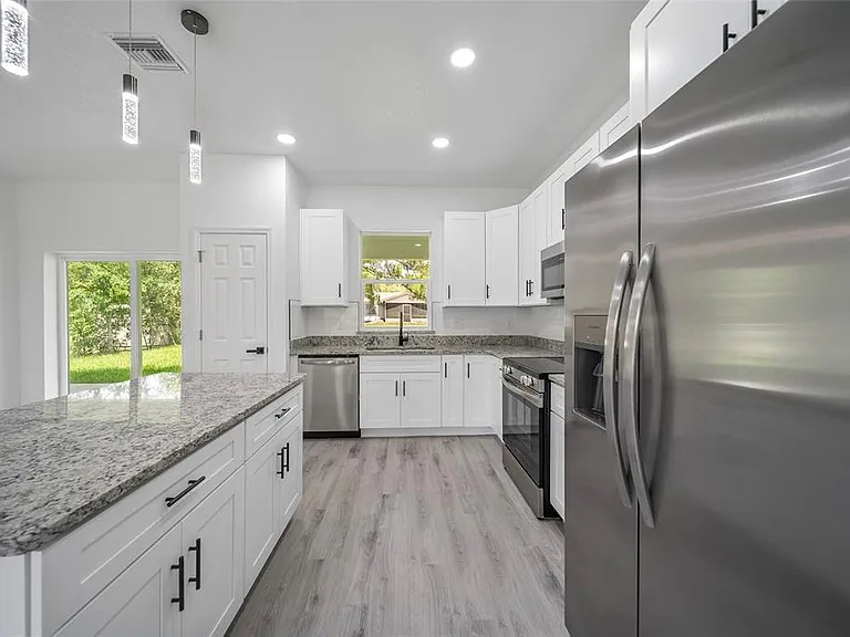 3908 Garienda Ave — Photo 15