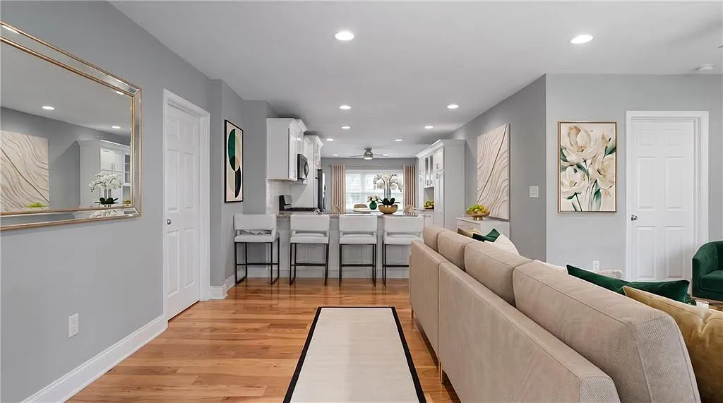 4 bed, 2.0 bath, 1624 sqft, $3,000 — Photo 2