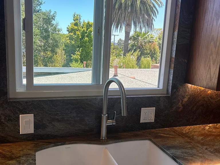 114 W Calle Crespis #5 — Photo 16