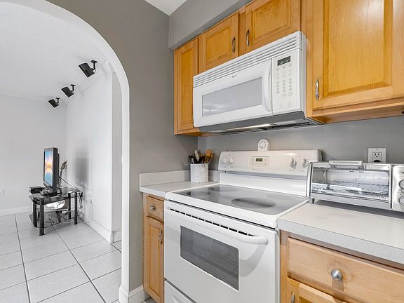 5th image of 203 San Juan Cir