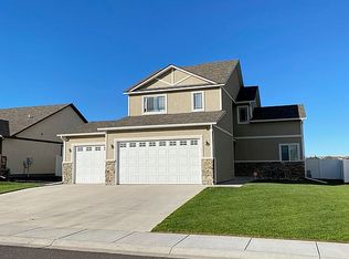 3525 Ranch View Dr, Cheyenne, WY 82001