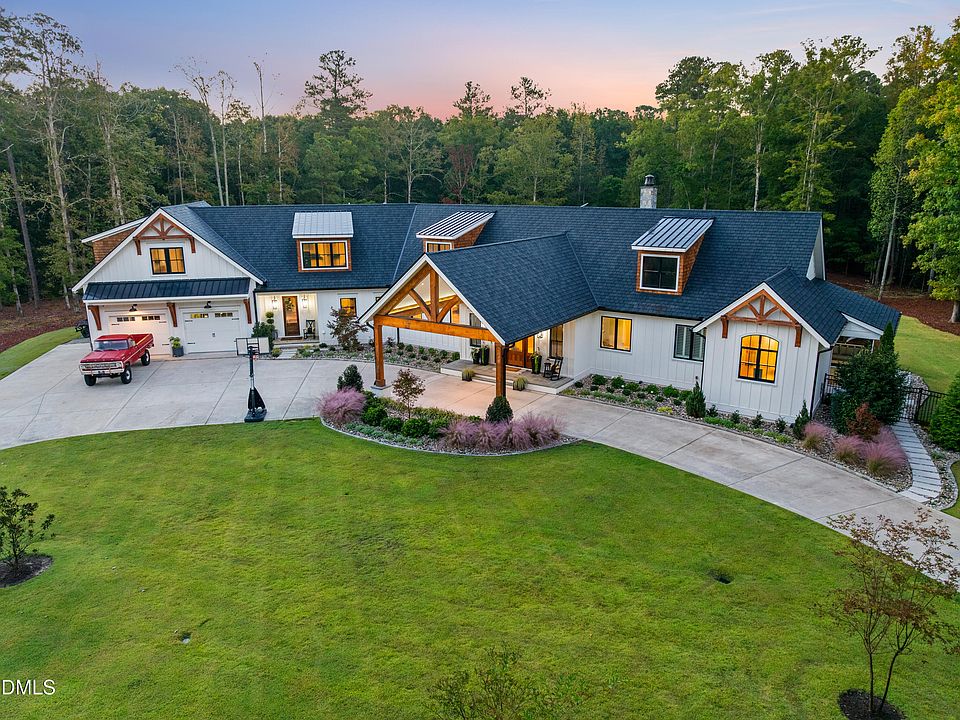 2nd image of 7610 Hazelhurst Cir