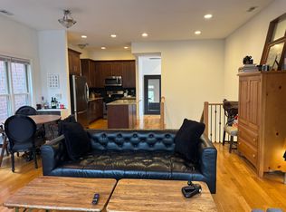 2320 N Southport Ave #2, Chicago, IL 60614