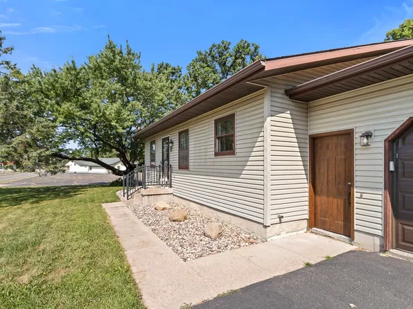719 E North St, Poynette, WI 53955