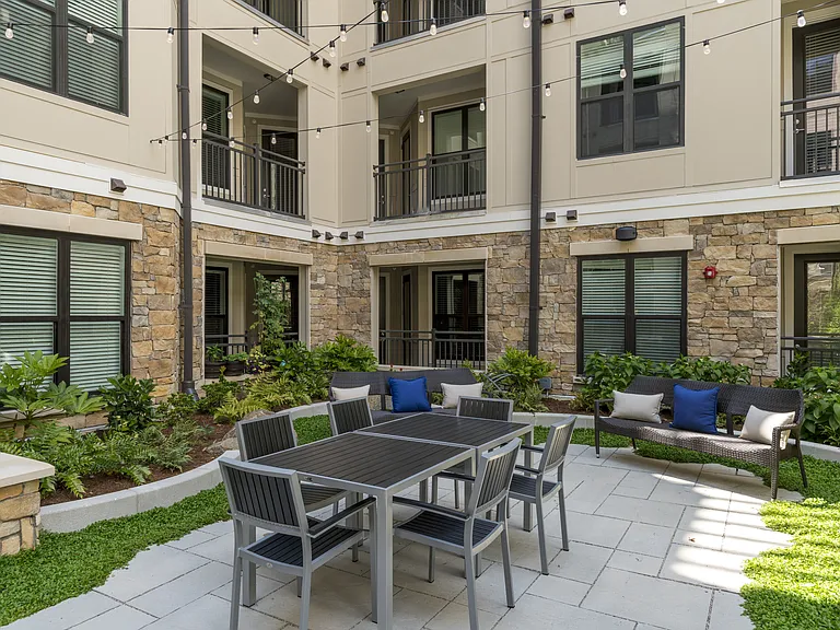 Berkshire Dilworth — Photo 7