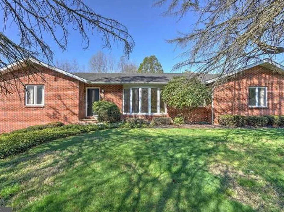 120 W Hillendale Rd