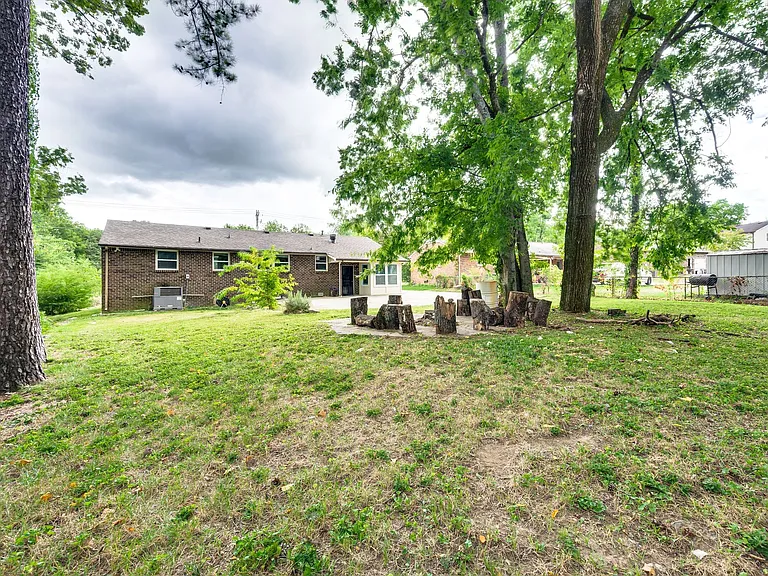 5409 Country Dr — Photo 32
